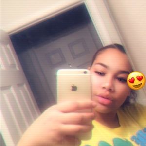 Meet your Posher, Sadrea